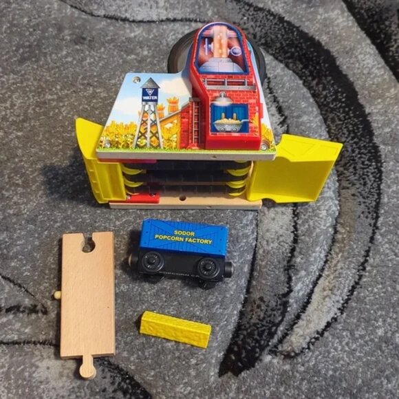 Thomas the train Wooden Sodar Popcorn Factory - Picture 5 of 16